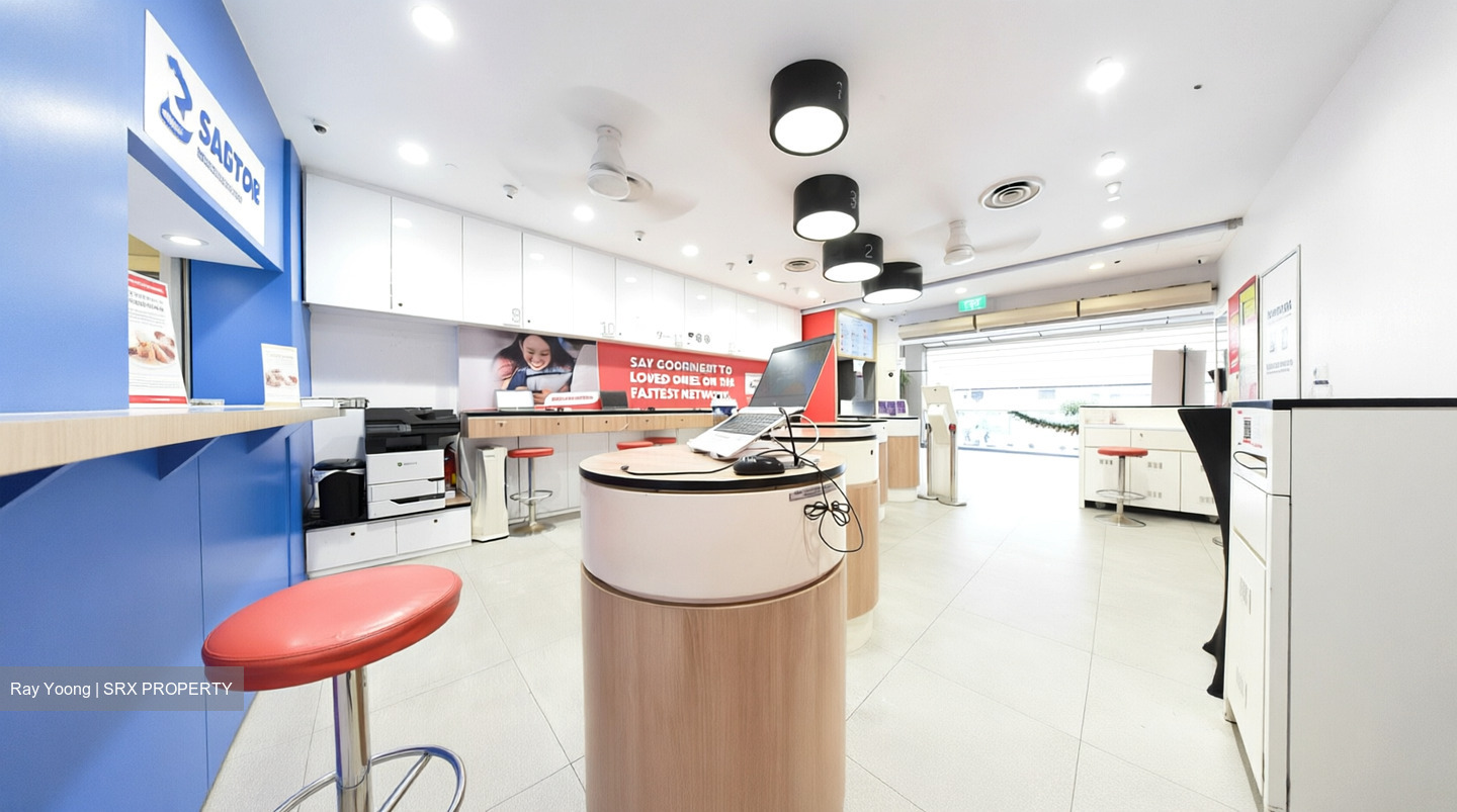 Lucky Plaza (D9), Retail #623095331
